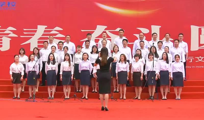 南昌民德學(xué)校2019年為畢業(yè)班餞行文藝演出圓滿(mǎn)成功